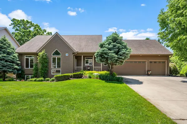 245 Luisa Court, Chaska, MN 55318