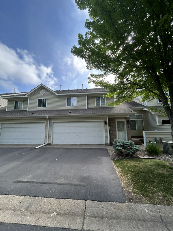 8854 Spring Lane, Woodbury, MN 55125