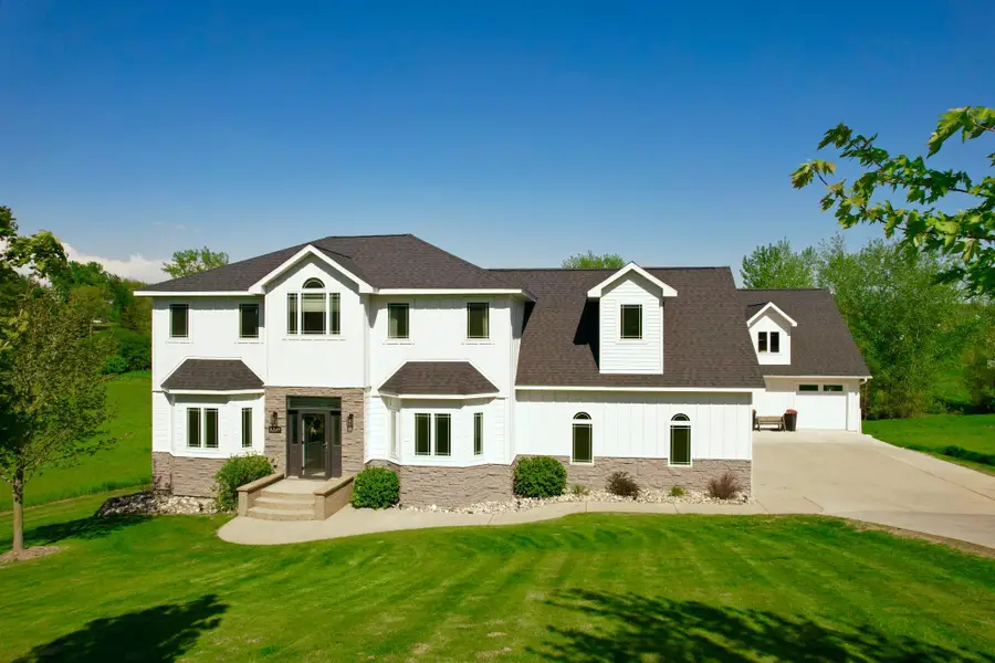 1207 S Martin Street, Fergus Falls, MN 56537 - #2