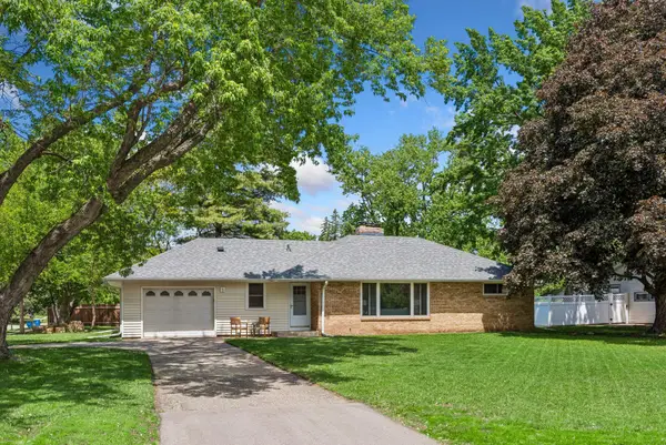 6 Mission Lane, Bloomington, MN 55420