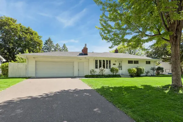 2422 Oak Street, White Bear Lake, MN 55110