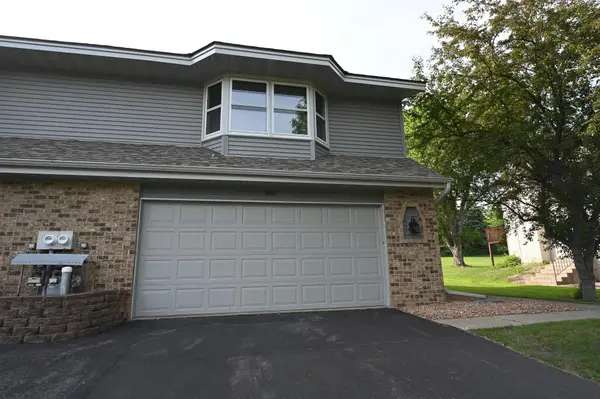 800 Buckingwood Court, Chanhassen, MN 55317