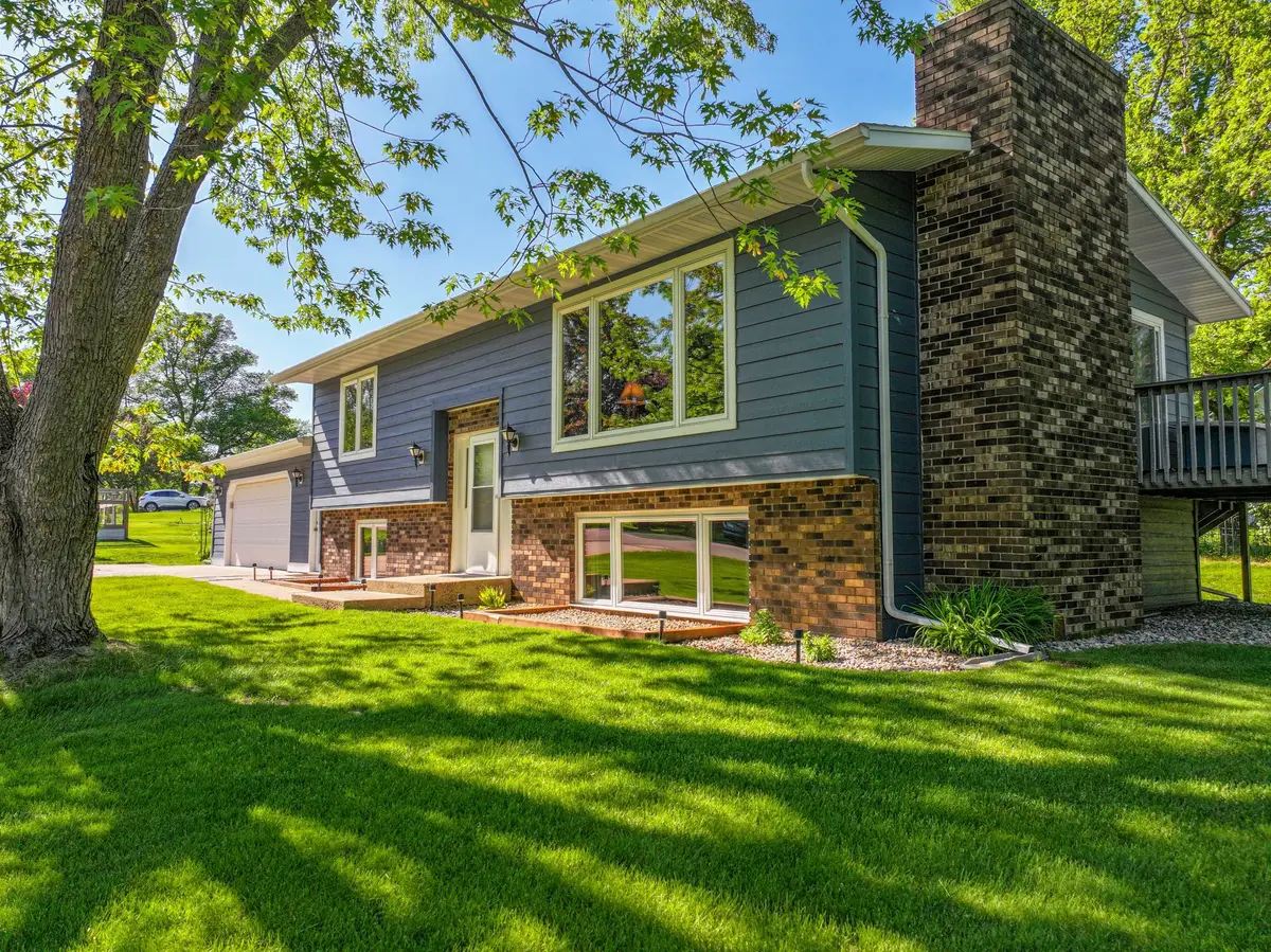 102 Ross Garden Nw, Alexandria, MN 56308 - #1