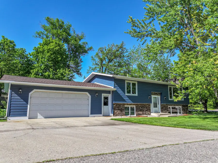 102 Ross Garden Nw, Alexandria, MN 56308 - #2