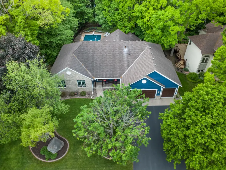 8551 Summit Oaks Bay, Savage, MN 55378 - #2