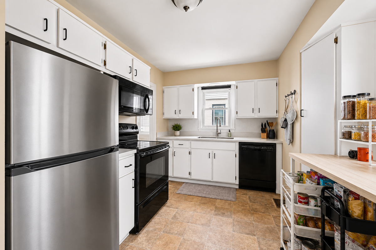 2111 Fremont Avenue E, Saint Paul, MN 55119 - #1