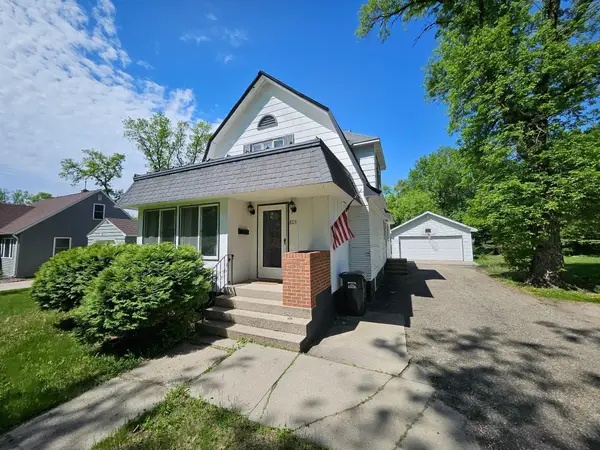 809 Park Avenue, Morris, MN 56267