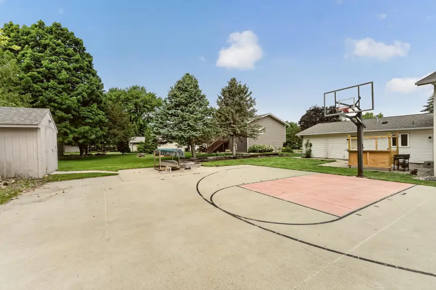 1004 6th Street Nw, Dodge Center, MN 55927 - #3