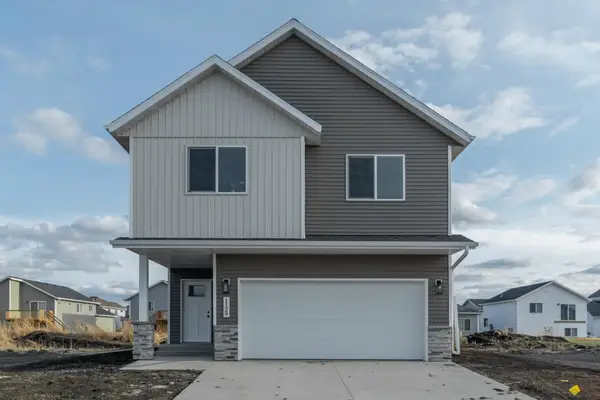 6274 87th Avenue S, Horace, ND 58047
