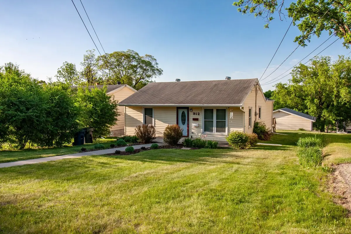 912 E Highland Avenue, Fergus Falls, MN 56537 - #1