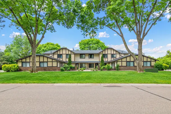5961 Dellwood Avenue, Shoreview, MN 55126