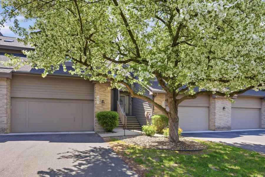6263 Sequoia Circle, Eden Prairie, MN 55346 - #2