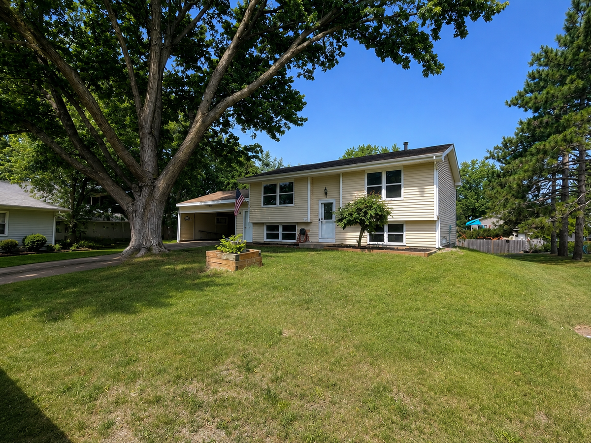 4653 152nd Court, Apple Valley, MN 55124 - #1