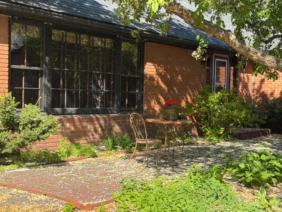 4230 Ewing Avenue N, Robbinsdale, MN 55422 - #2