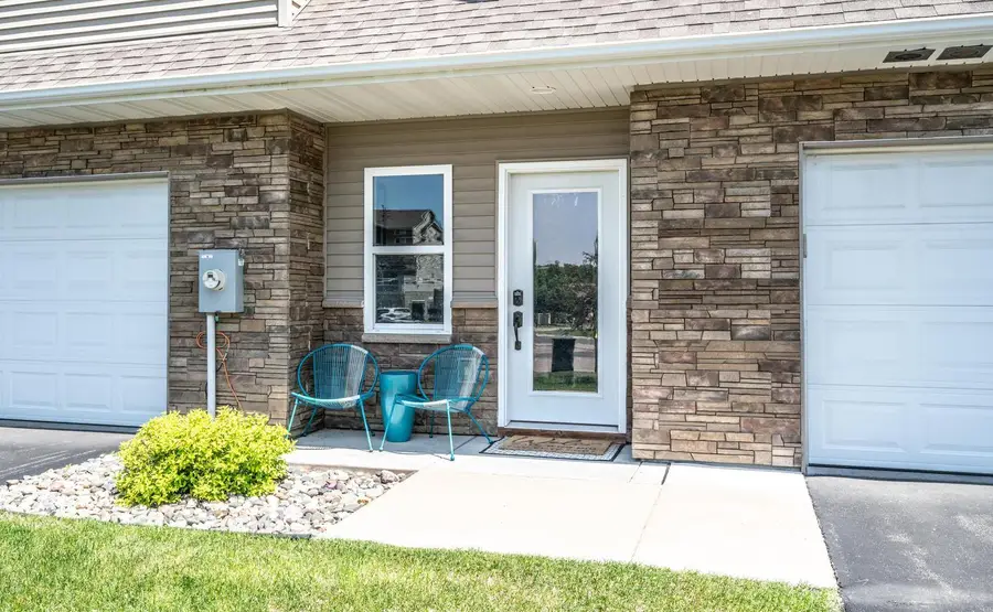 18603 Jonesboro Court, Lakeville, MN 55044 - #2