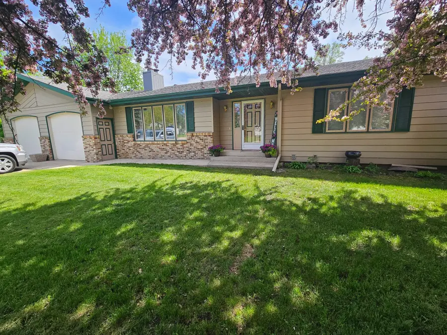 116 Nora Street E, Thief River Falls, MN 56701 - #2