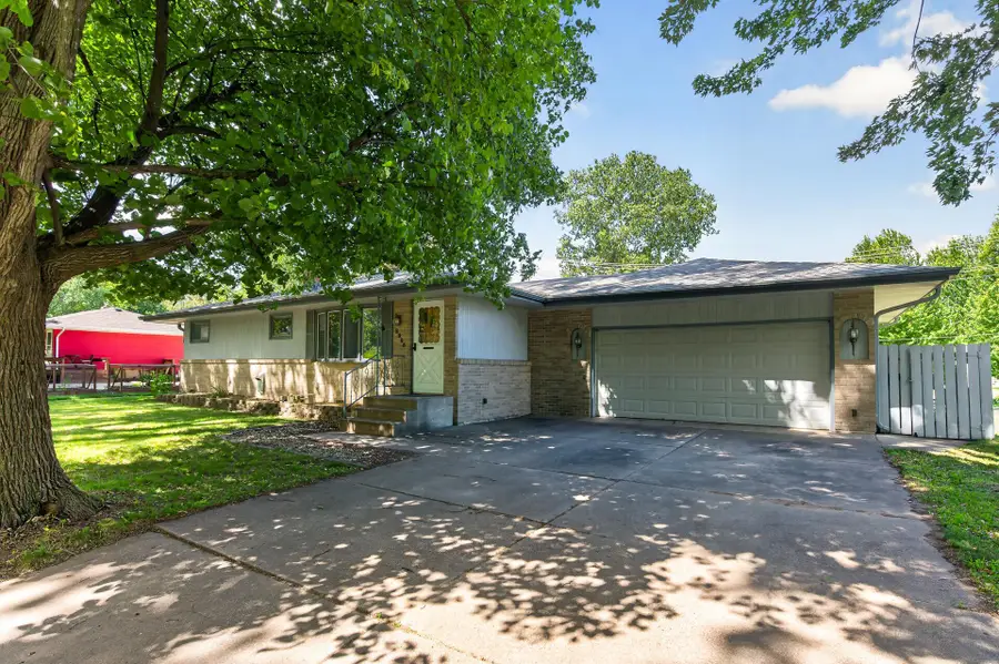 2985 Marion Street, Roseville, MN 55113 - #2