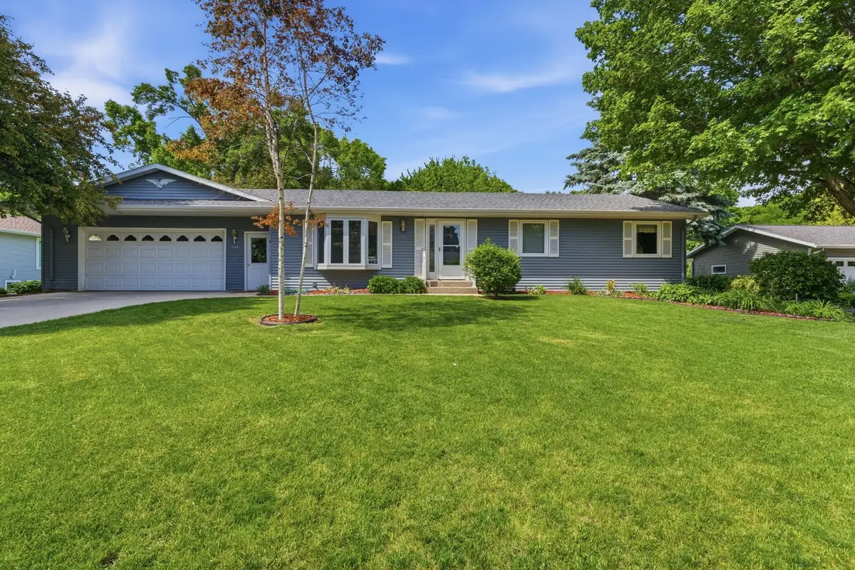 608 26th Avenue Sw, Willmar, MN 56201 - #1