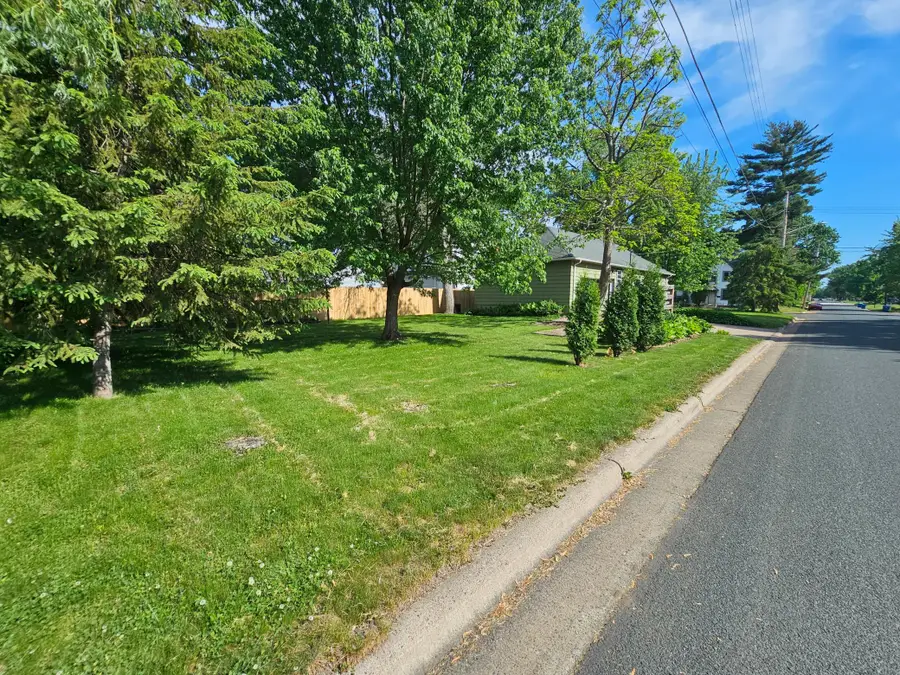 567 1st Avenue Nw, Forest Lake, MN 55025 - #3