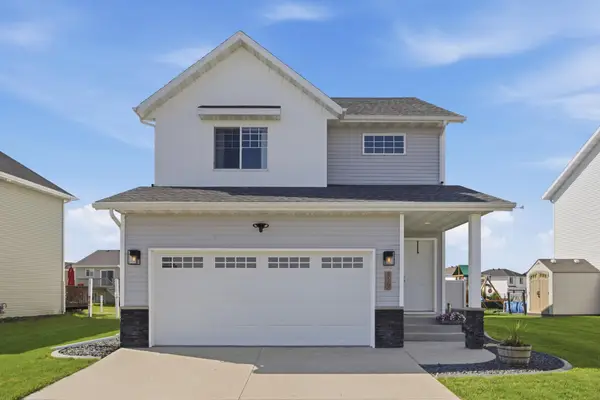 829 Cathy Drive W, West Fargo, ND 58078