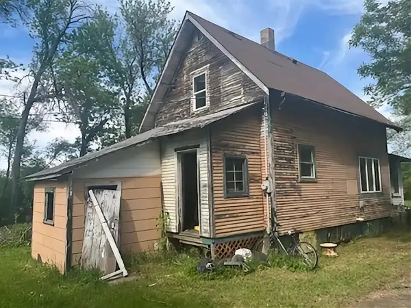 523 Center Street, Clinton, MN 56225