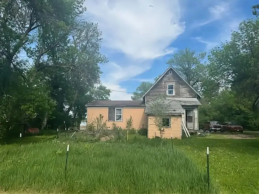 523 Center Street, Clinton, MN 56225 - #3