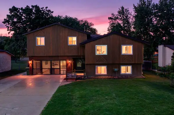 260 107th Lane Nw, Coon Rapids, MN 55448