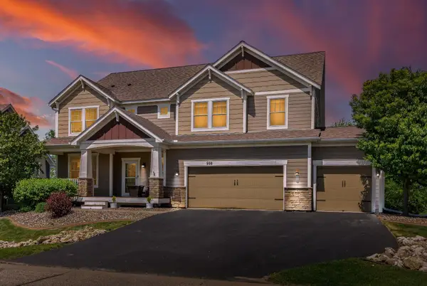 998 Inspiration Parkway N, Bayport, MN 55003