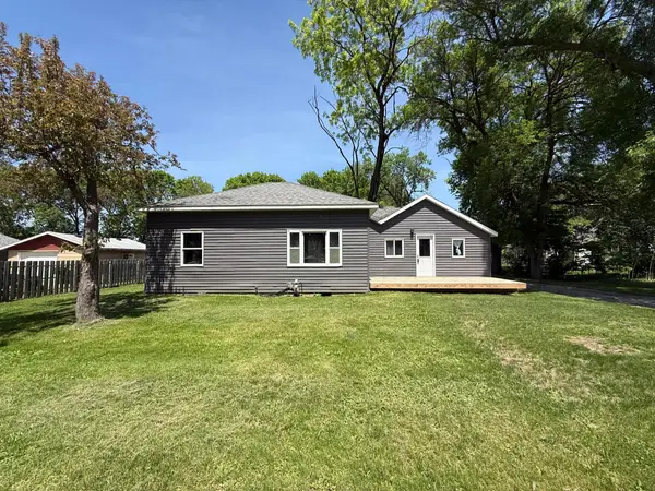 1514 Trott Avenue Sw, Willmar, MN 56201