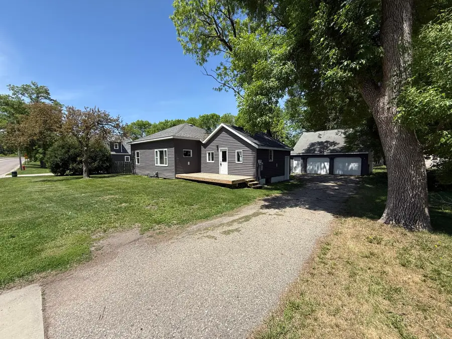 1514 Trott Avenue Sw, Willmar, MN 56201 - #2