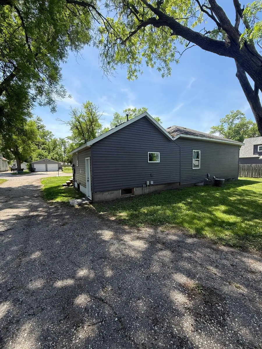 1514 Trott Avenue Sw, Willmar, MN 56201 - #3