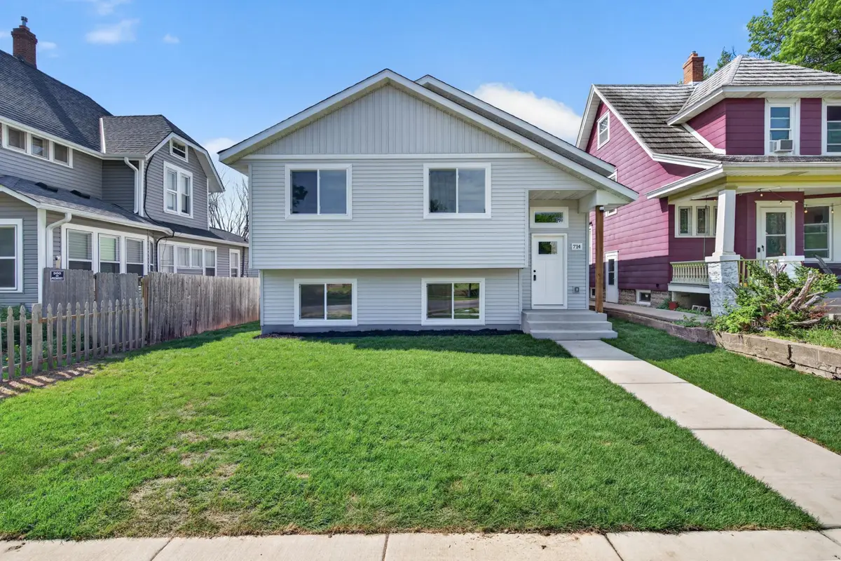 714 E Hawthorne Avenue E, Saint Paul, MN 55106 - #1