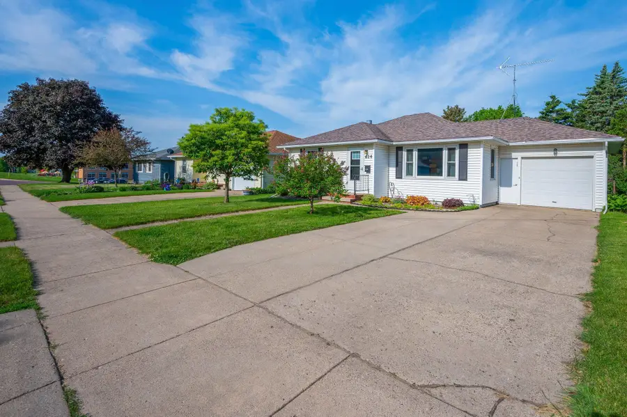 614 Highland Avenue, Fairmont, MN 56031 - #3