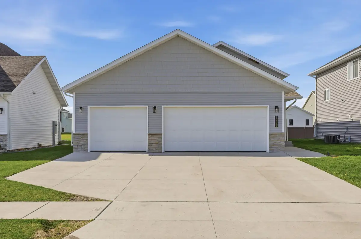 6722 70th Avenue S, Horace, ND 58047 - #1