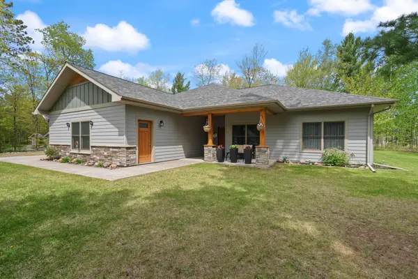 1105 W Taylor Avenue, Cloquet, MN 55720