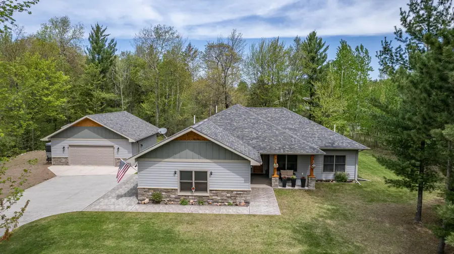 1105 W Taylor Avenue, Cloquet, MN 55720 - #2