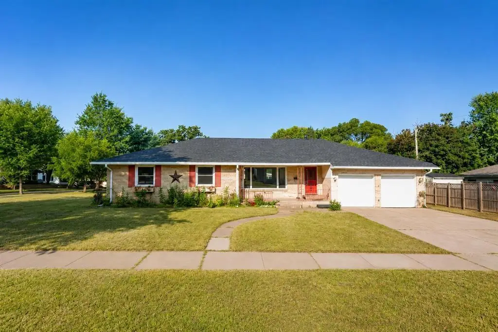 334 Margaret Street, Eau Claire, WI 54701 - #1