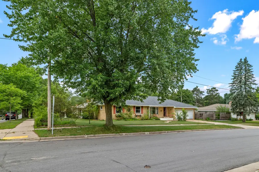334 Margaret Street, Eau Claire, WI 54701 - #3