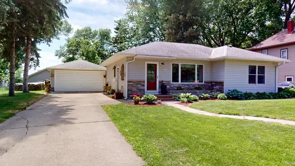 110 Hawthorne Street W, Albert Lea, MN 56007