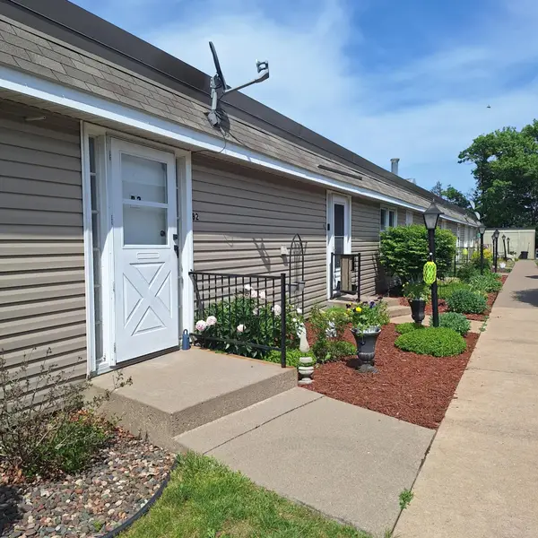 6081 Paris Avenue N #B2, Stillwater, MN 55082