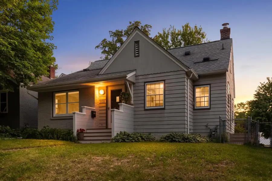 2622 Mckinley Street Ne, Minneapolis, MN 55418 - #2