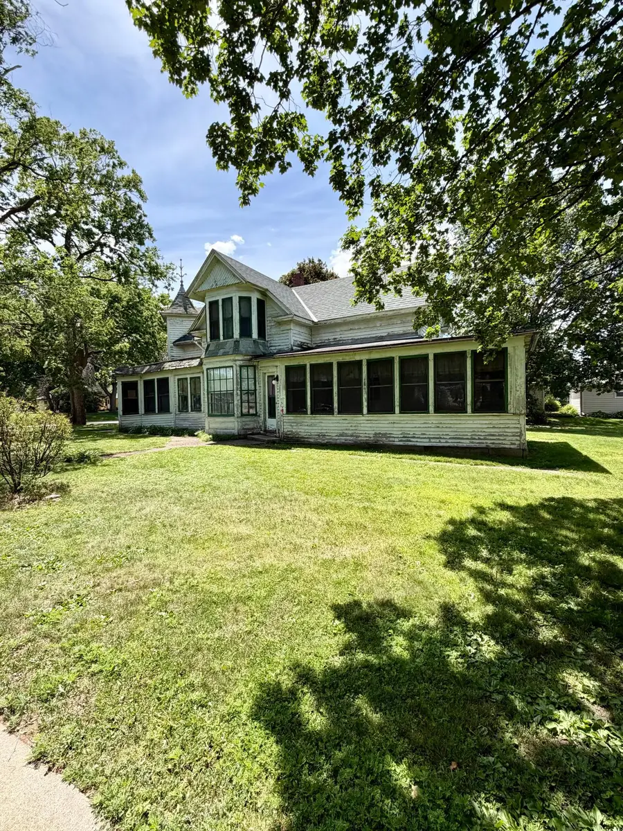 400 W Main Street, Belle Plaine, MN 56011 - #3