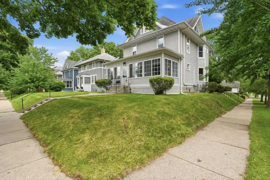 2016 Laurel Avenue, Saint Paul, MN 55104 - #2