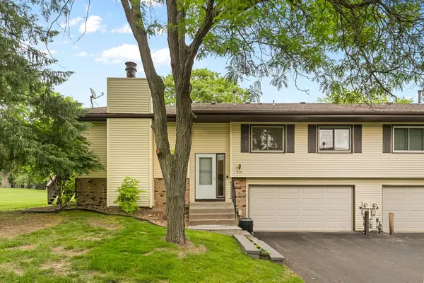 919 Greenhaven Drive, Vadnais Heights, MN 55127