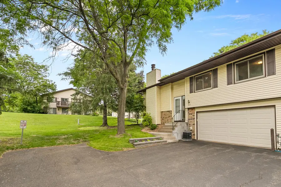 919 Greenhaven Drive, Vadnais Heights, MN 55127 - #2