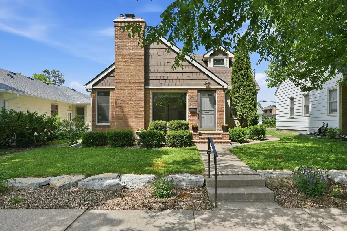 681 Wilder Street S, Saint Paul, MN 55116 - #1