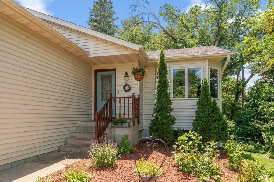404 Minnesota Avenue, Roseville, MN 55113 - #2