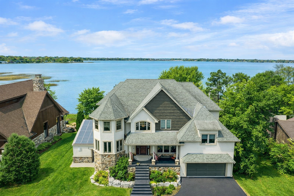 22620 Hayward Avenue N, Forest Lake, MN 55025