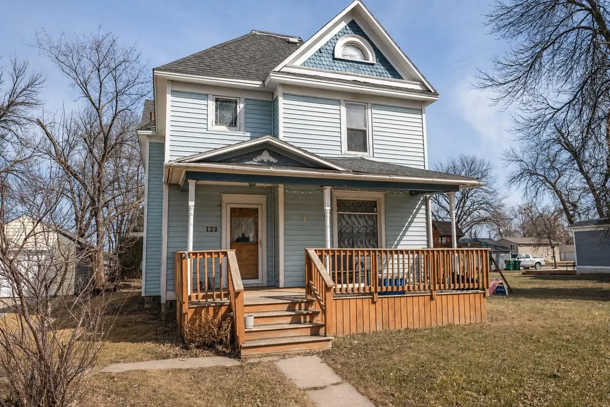 122 4th Avenue Ne, Mayville, ND 58257 - #1