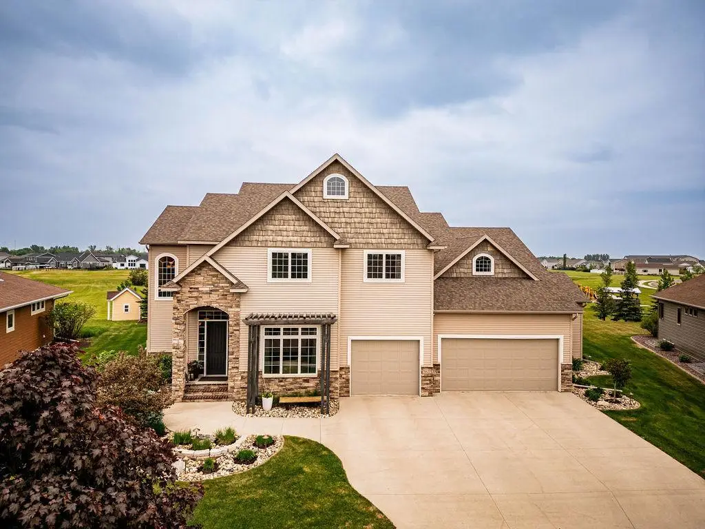 5827 Silverleaf Drive S, Fargo, ND 58104 - #1